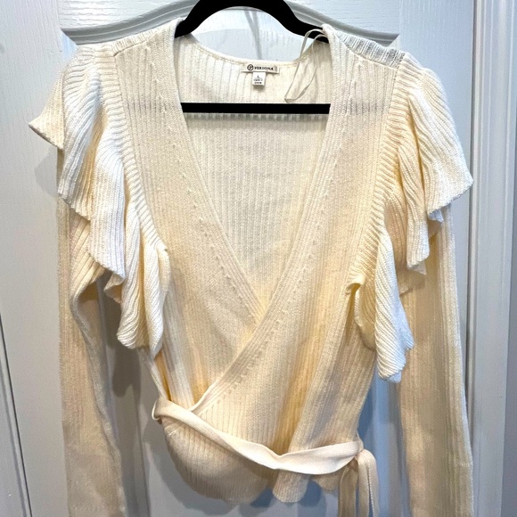 Versona Tops - Wrap sweater shirt. Cream color. Size large. Versona.